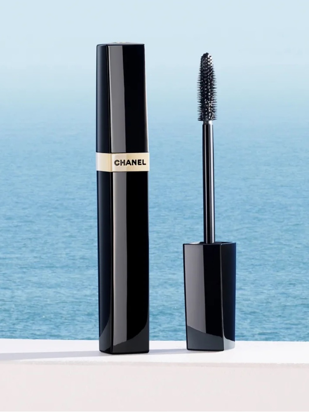 CHANEL Les Beiges Volume and Definition Mascara